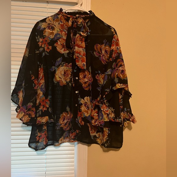 Flower Blouse - Picture 1 of 4